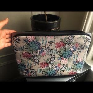 Anna sui laptop bag/case